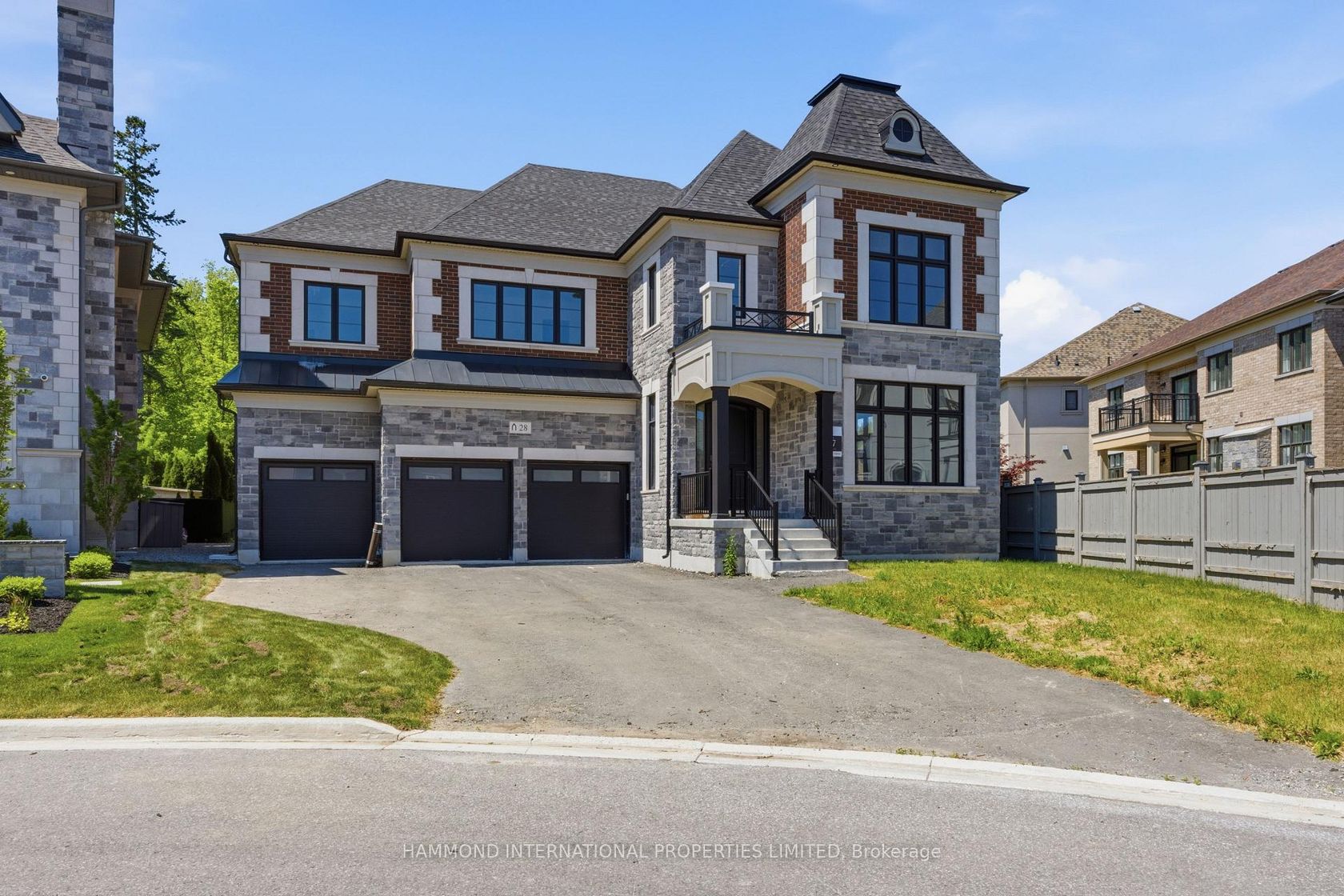 28 LITTLE CELESTE Court, Patterson, Vaughan photo number 2