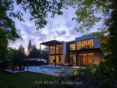 Photo 2 at 105 Park Crescent, Oak Ridges Lake Wilcox, Richmond Hill