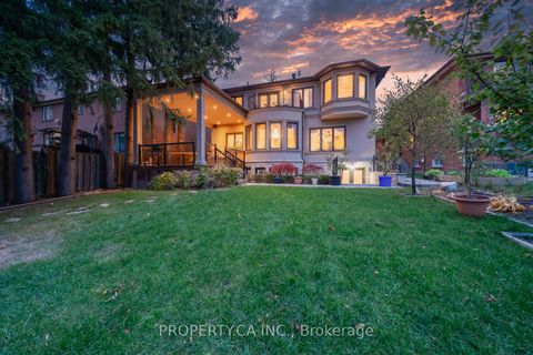 Photo 1 at 109 Oxford Street, Mill Pond, Richmond Hill