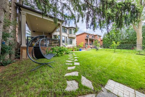 Photo 7 at 109 Oxford Street, Mill Pond, Richmond Hill