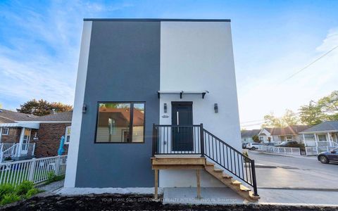 Photo 4 at 33 Landour Avenue, Eglinton West, Toronto