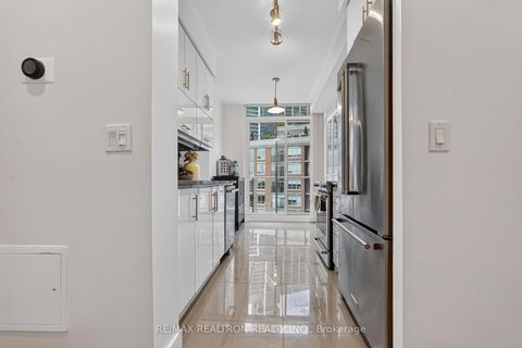 Photo 10 at 912 - 825 Church Street, Moore Park, Toronto