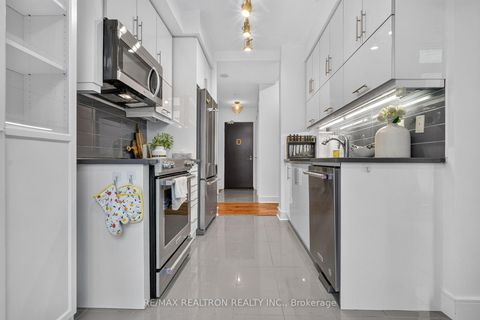 Photo 11 at 912 - 825 Church Street, Moore Park, Toronto