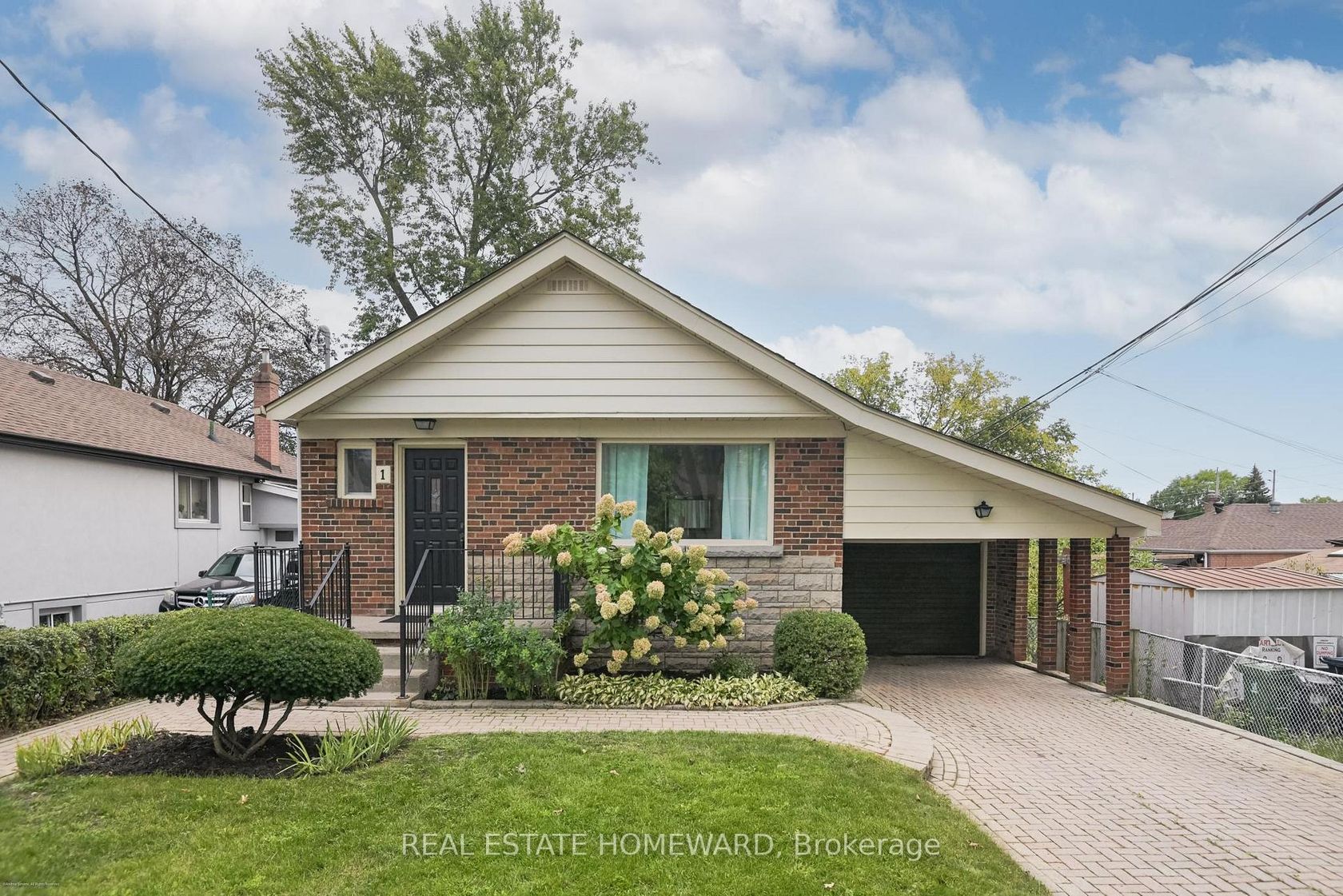 1 Bassett Avenue, Birchmount, Toronto 