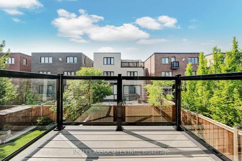 Photo 1 at 17 Vaudeville Drive, Alderwood, Toronto