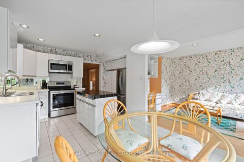 Photo 11 at 690 Oriole Parkway, Eglinton, Toronto