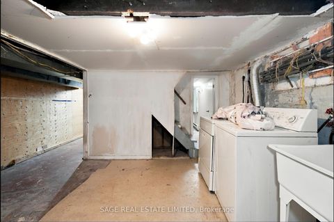 Photo 11 at 16 Sackville Place, South St. James Town, Toronto