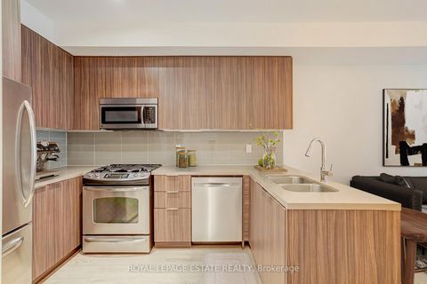 Photo 7 at 32 - 140 Broadview Avenue, South Riverdale, Toronto
