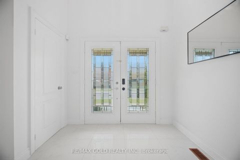 Photo 4 at 159 Monte Carlo Drive, Sonoma Heights, Vaughan