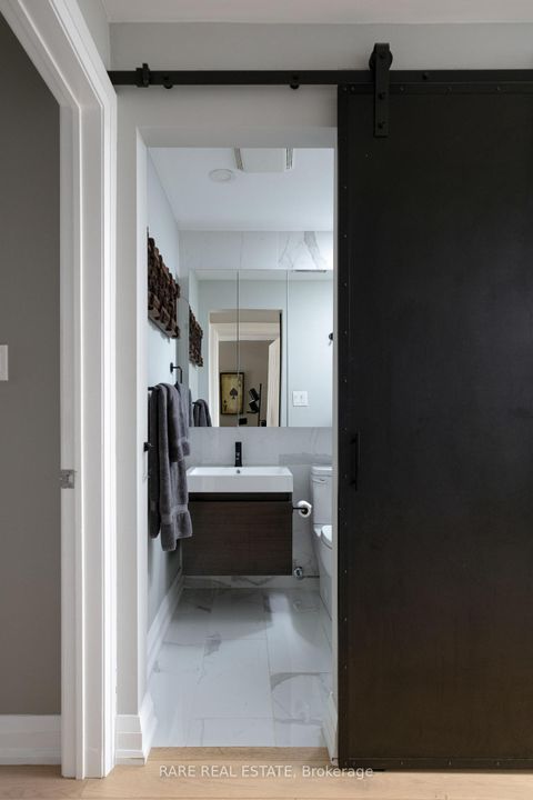 Photo 16 at 21 - 11 Niagara Street, Waterfront Communities C1, Toronto