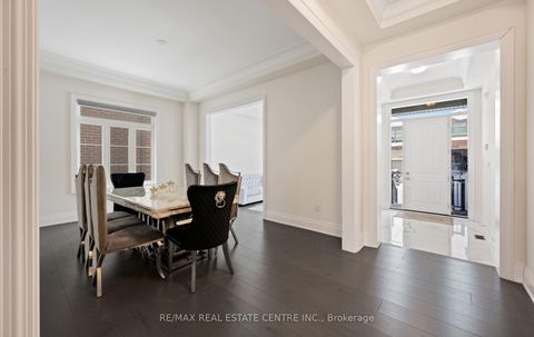 Photo 10 at 160 Wainfleet Crescent, Vellore Village, Vaughan