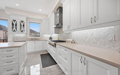 Photo 28 at 160 Wainfleet Crescent, Vellore Village, Vaughan