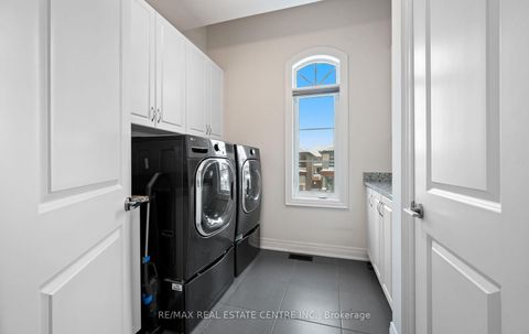 Photo 40 at 160 Wainfleet Crescent, Vellore Village, Vaughan