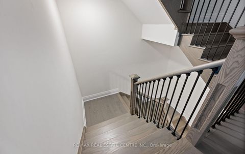 Photo 41 at 160 Wainfleet Crescent, Vellore Village, Vaughan