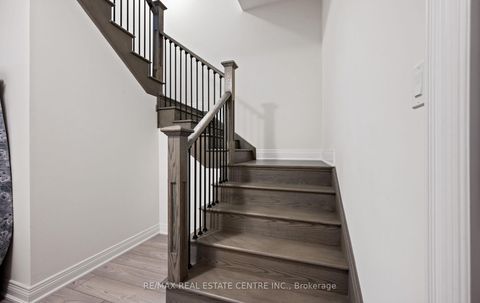 Photo 42 at 160 Wainfleet Crescent, Vellore Village, Vaughan