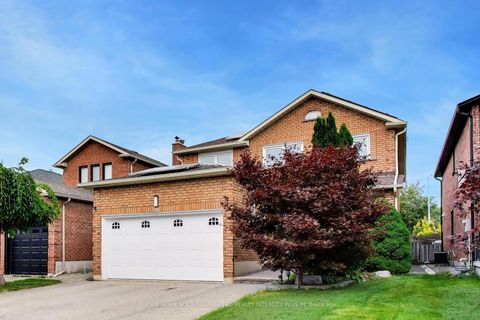 Photo 1 at 27 Via Nova Drive, East Woodbridge, Vaughan