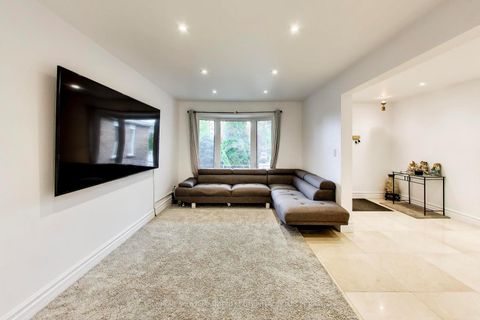 Photo 5 at 27 Via Nova Drive, East Woodbridge, Vaughan