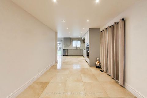 Photo 7 at 27 Via Nova Drive, East Woodbridge, Vaughan
