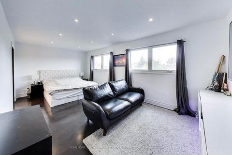 Photo 20 at 27 Via Nova Drive, East Woodbridge, Vaughan