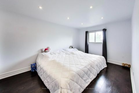 Photo 24 at 27 Via Nova Drive, East Woodbridge, Vaughan