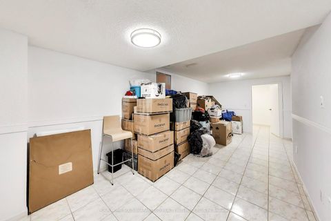 Photo 32 at 27 Via Nova Drive, East Woodbridge, Vaughan