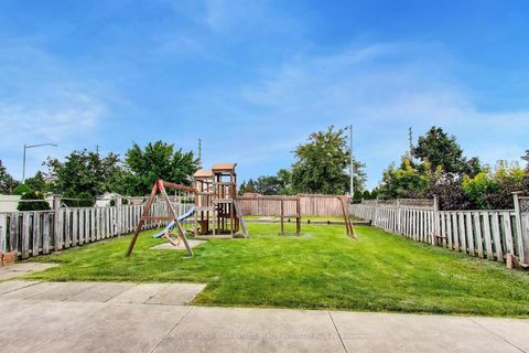 Photo 38 at 27 Via Nova Drive, East Woodbridge, Vaughan