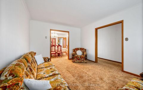 Photo 4 at 27 Willingdon Avenue, Cliffside, Toronto