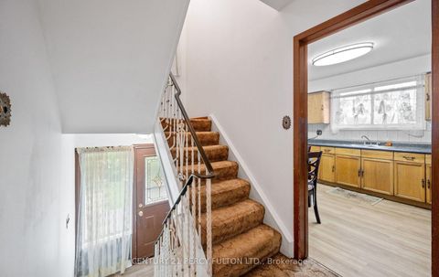 Photo 7 at 27 Willingdon Avenue, Cliffside, Toronto