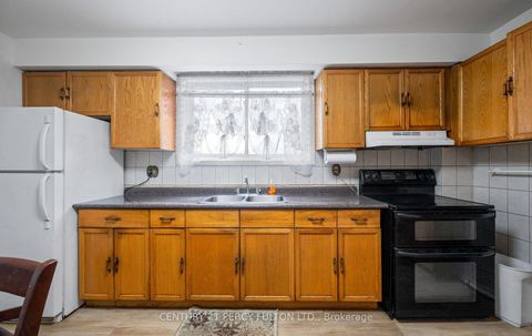 Photo 9 at 27 Willingdon Avenue, Cliffside, Toronto