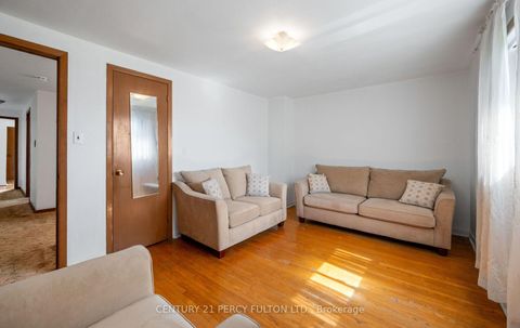 Photo 14 at 27 Willingdon Avenue, Cliffside, Toronto