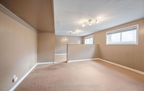 Photo 17 at 27 Willingdon Avenue, Cliffside, Toronto