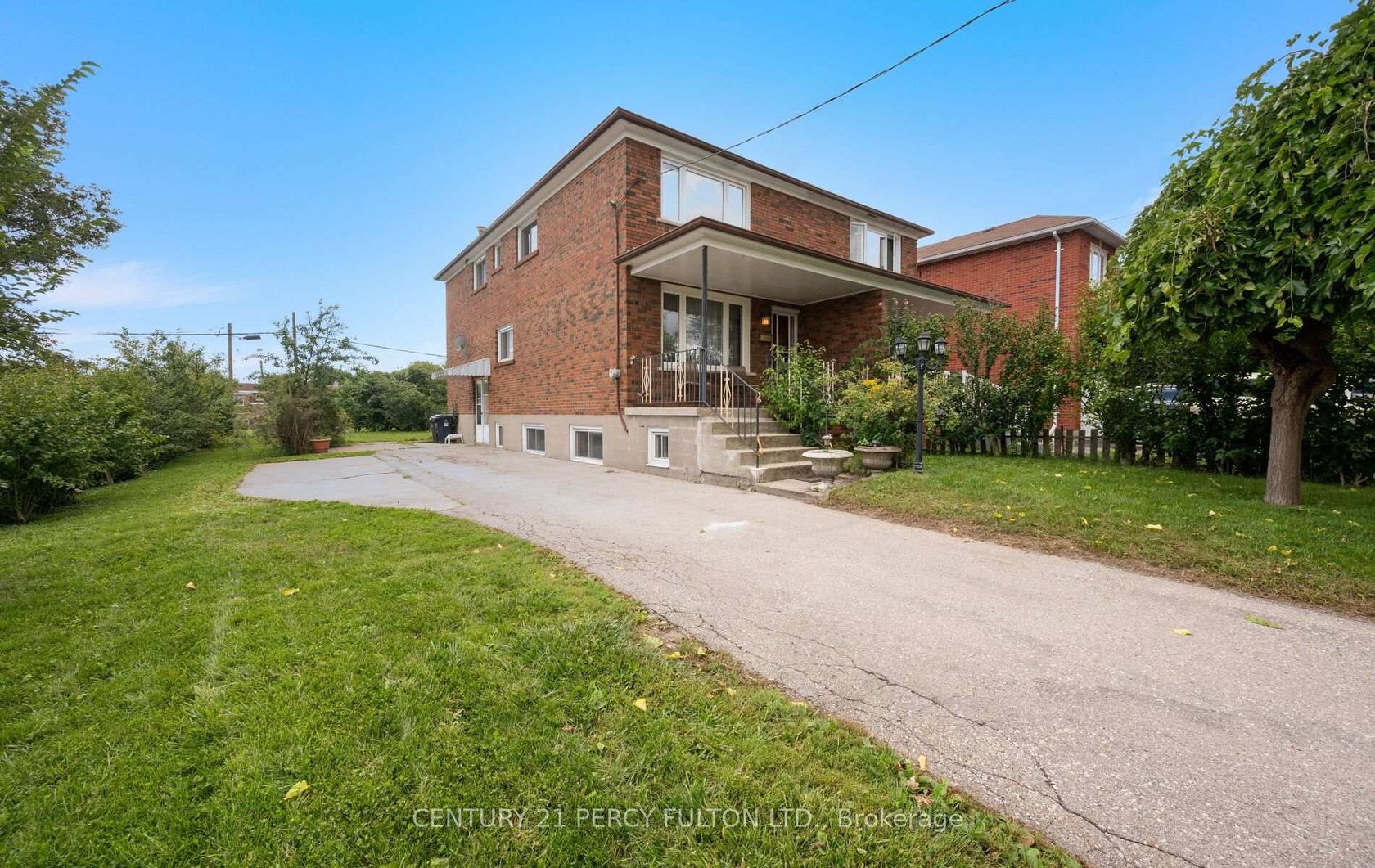 27 Willingdon Avenue, Cliffside, Toronto 