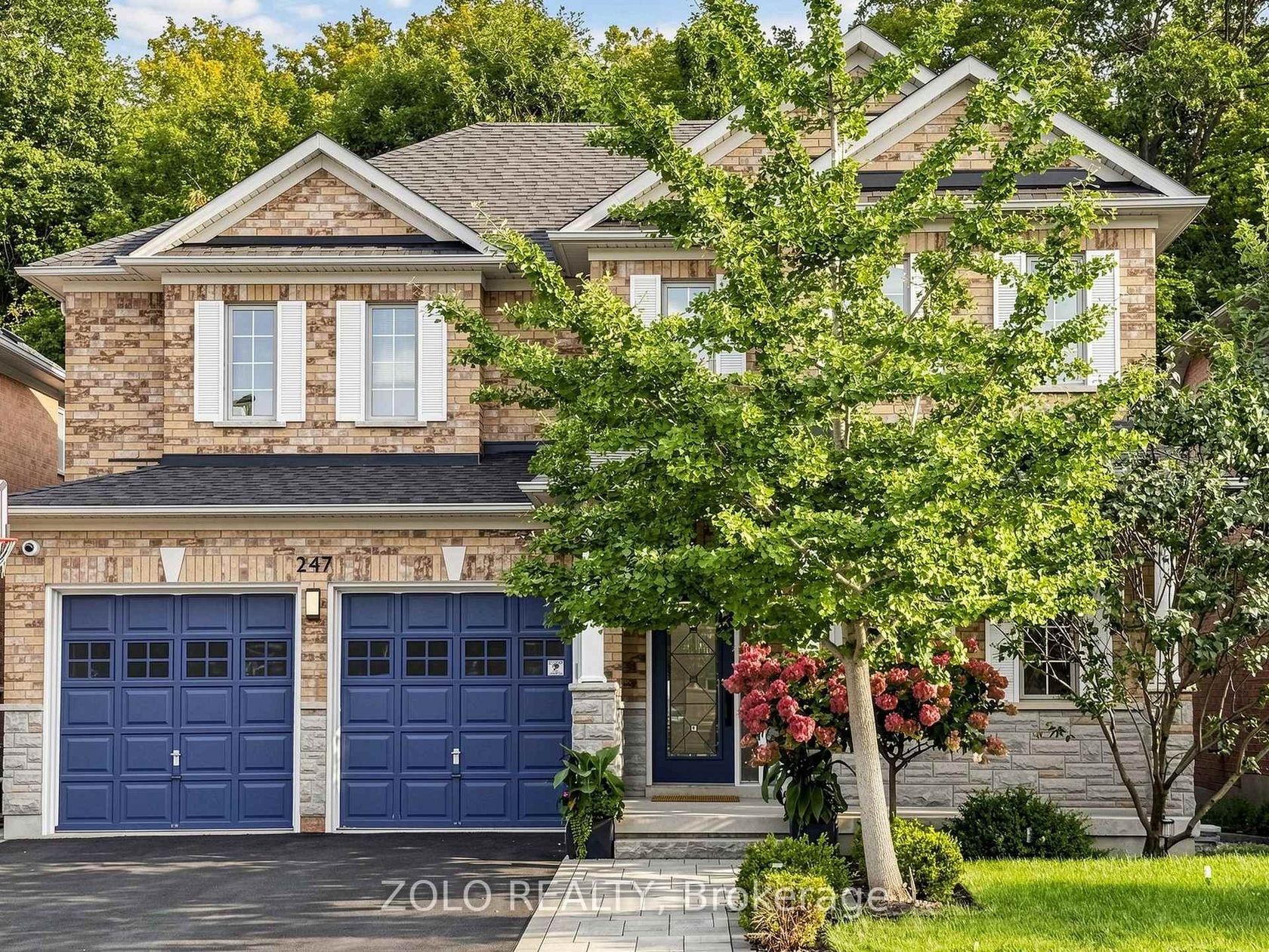 247 Summeridge Drive, Patterson, Vaughan photo number 2