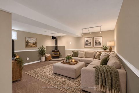 Photo 9 at 2 Brown Wood Drive, Little Lake, Barrie