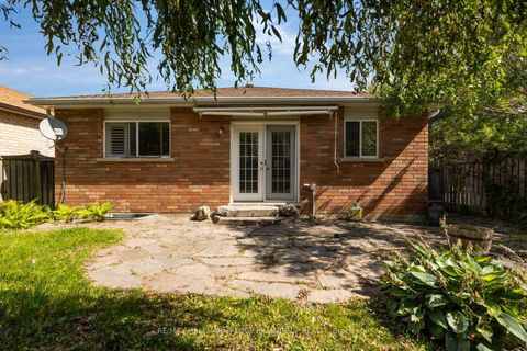 Photo 12 at 2 Brown Wood Drive, Little Lake, Barrie
