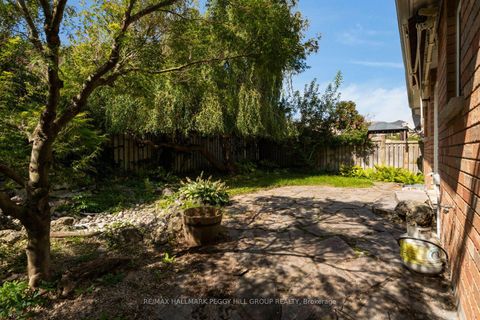 Photo 13 at 2 Brown Wood Drive, Little Lake, Barrie