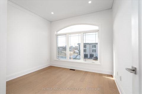 Photo 33 at 31 St.Gaspar's Court, Humber Summit, Toronto