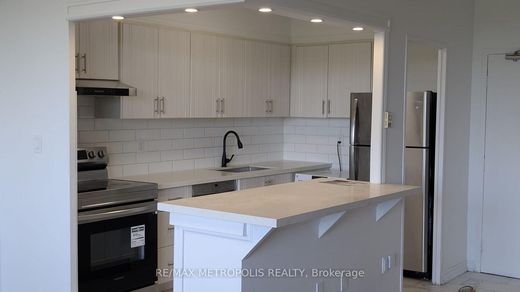 #607 - 5 Massey Square, Crescent Town, Toronto 