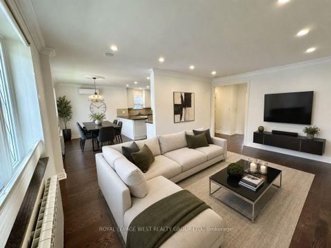 Photo 8 at 27 Mossom Road W, Swansea, Toronto
