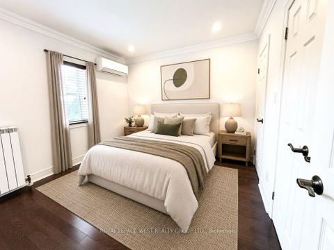 Photo 16 at 27 Mossom Road W, Swansea, Toronto
