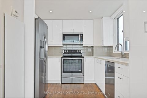 Photo 2 at 3301 - 5 Concorde Place, Don Mills, Toronto