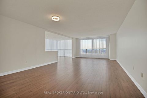 Photo 10 at 3301 - 5 Concorde Place, Don Mills, Toronto