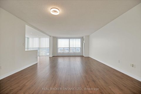 Photo 11 at 3301 - 5 Concorde Place, Don Mills, Toronto
