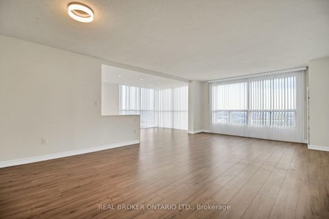 Photo 13 at 3301 - 5 Concorde Place, Don Mills, Toronto