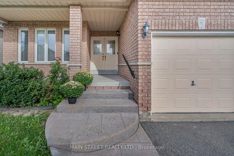 Photo 1 at 9 Emily Court, Oak Ridges Lake Wilcox, Richmond Hill