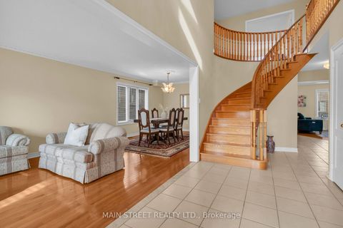 Photo 3 at 9 Emily Court, Oak Ridges Lake Wilcox, Richmond Hill