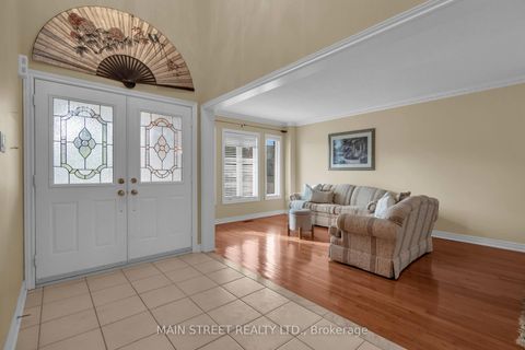 Photo 4 at 9 Emily Court, Oak Ridges Lake Wilcox, Richmond Hill