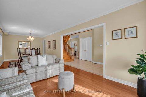 Photo 6 at 9 Emily Court, Oak Ridges Lake Wilcox, Richmond Hill