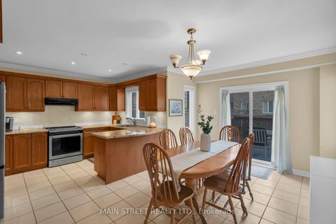 Photo 10 at 9 Emily Court, Oak Ridges Lake Wilcox, Richmond Hill