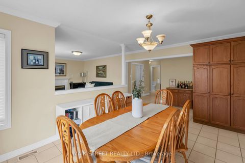 Photo 11 at 9 Emily Court, Oak Ridges Lake Wilcox, Richmond Hill